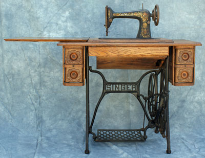 [Singer Model 66 Sewing Machine]